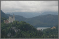 beide kastelen vanuit de kabelbaan